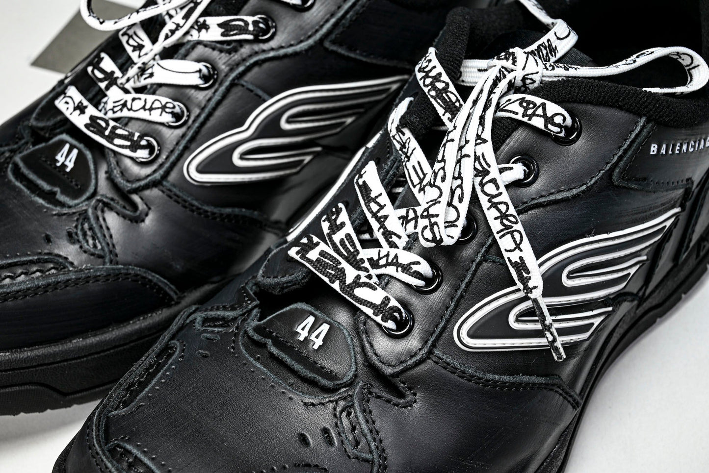 Вalenciaga Hamptons Worn-Out Sneaker 'Black'