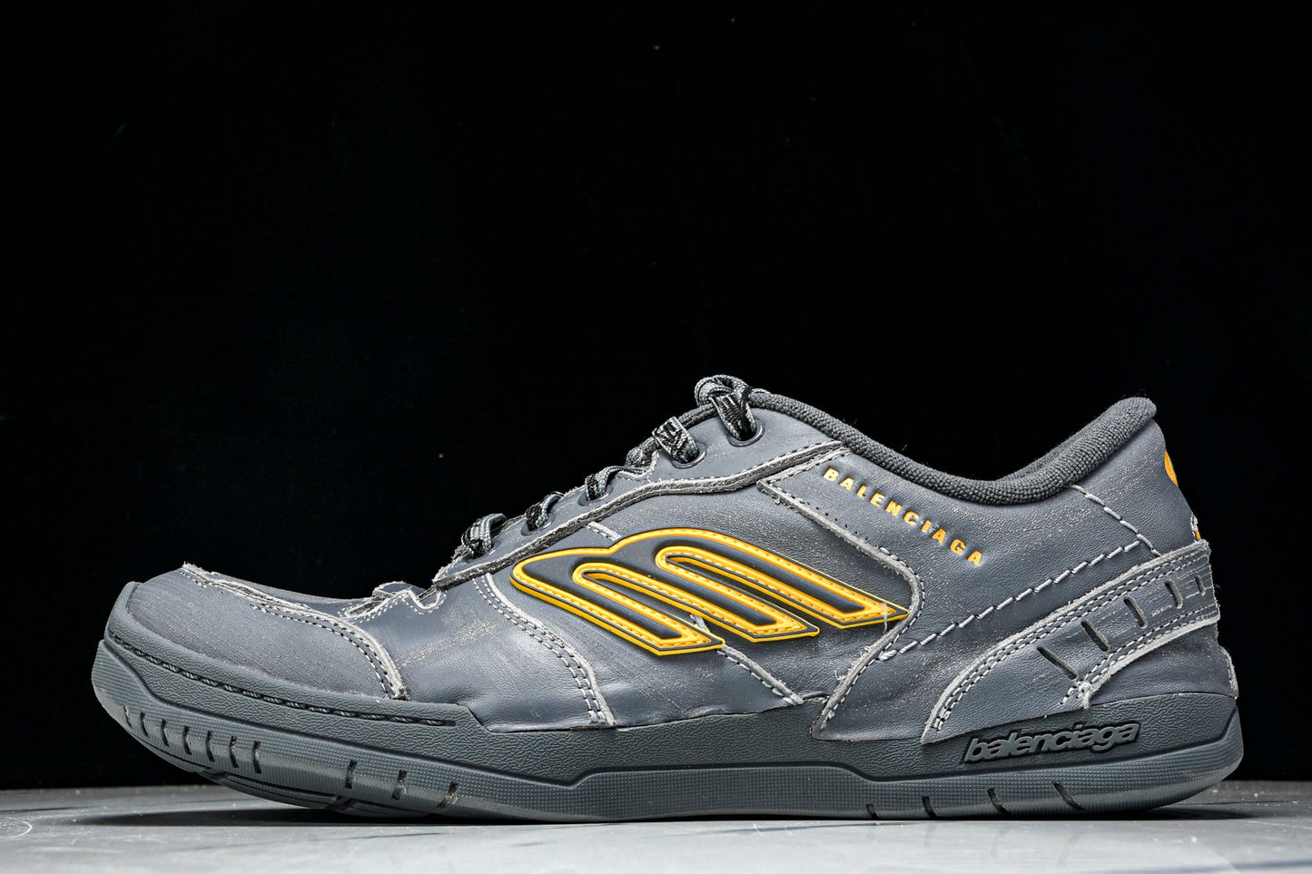 Вalenciaga Hamptons Worn-Out Sneaker 'Grey Yellow'