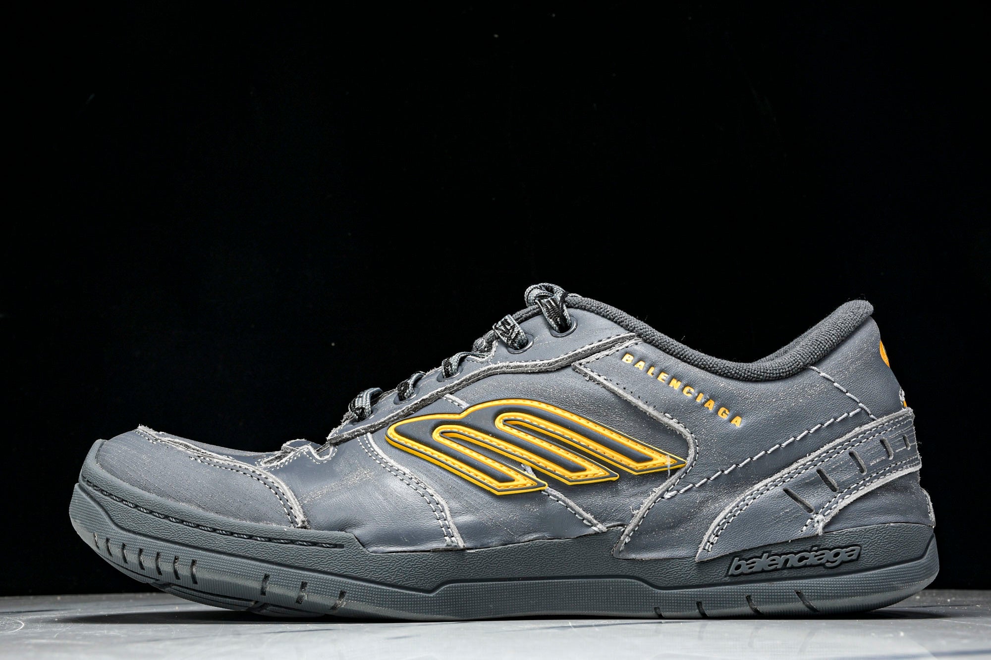 Вalenciaga Hamptons Worn-Out Sneaker 'Grey Yellow'