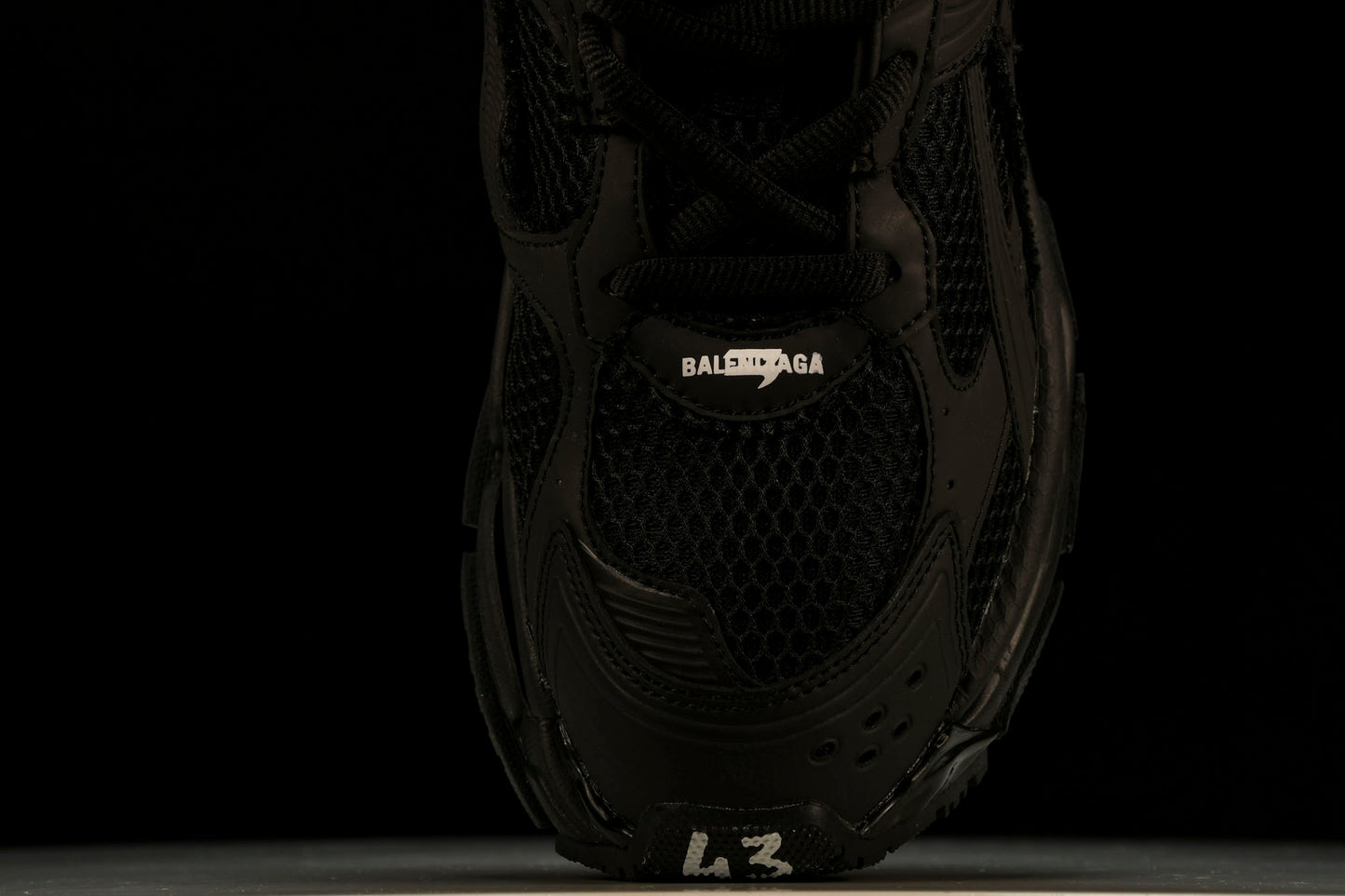 Runner 'Triple Black - Matte'