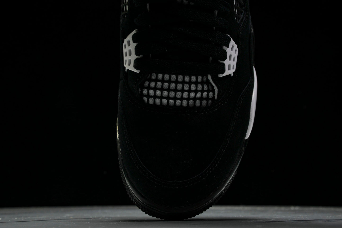 AJ4 Retro 'White Thunder' - UK W 3 (M 3.5) / US W 5.5 (M 4) / EU 36
