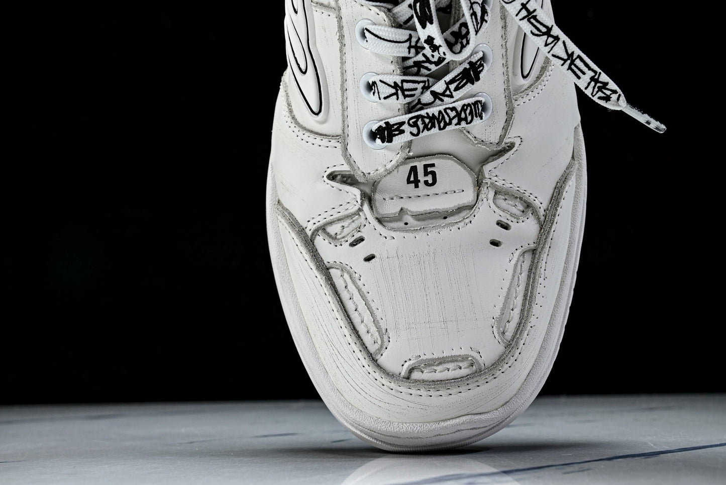 Вalenciaga Hamptons Worn-Out Sneaker 'White'