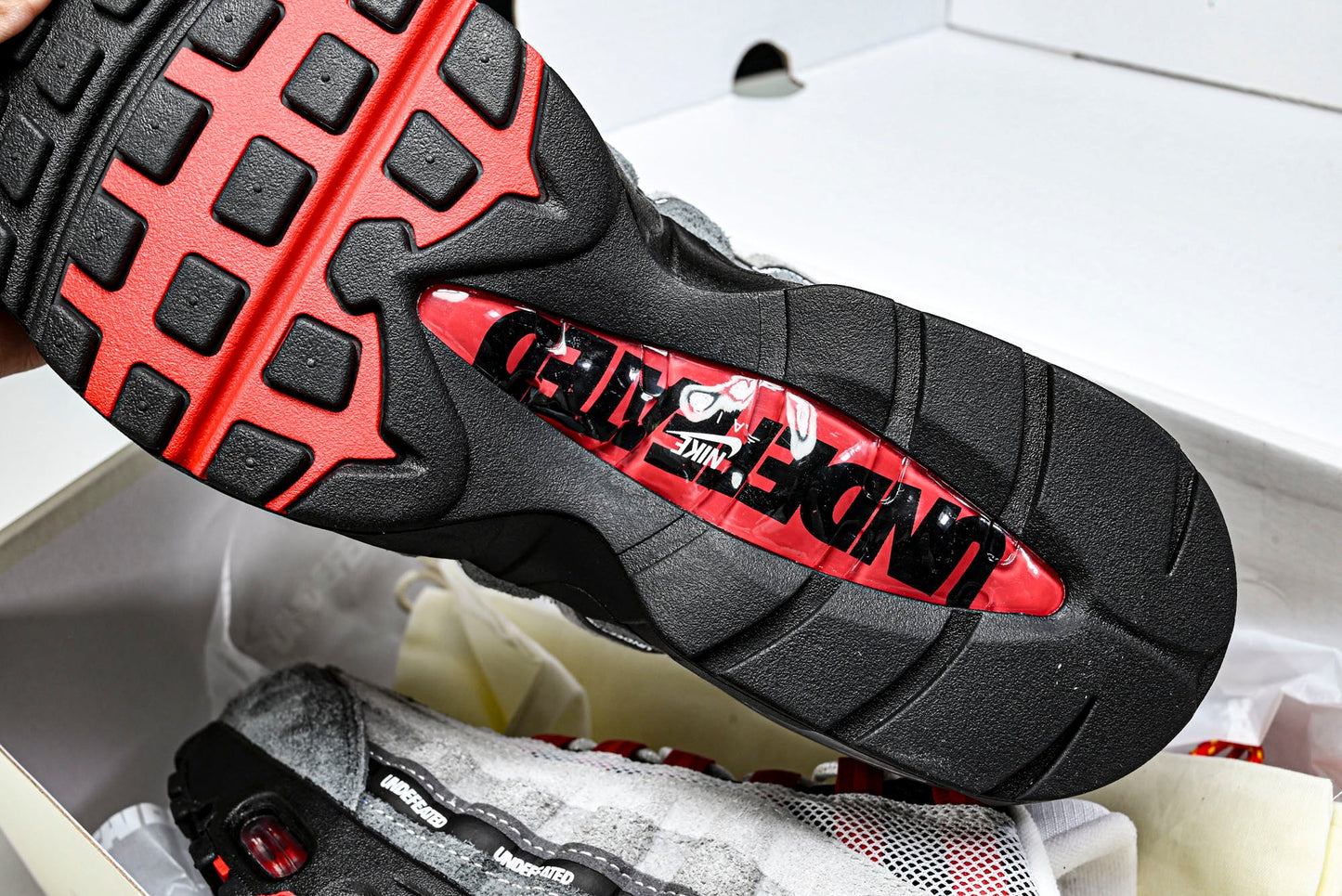 Undefeated x AM95 Geo Exclusive Pack 'Tokyo Bright Crimson'