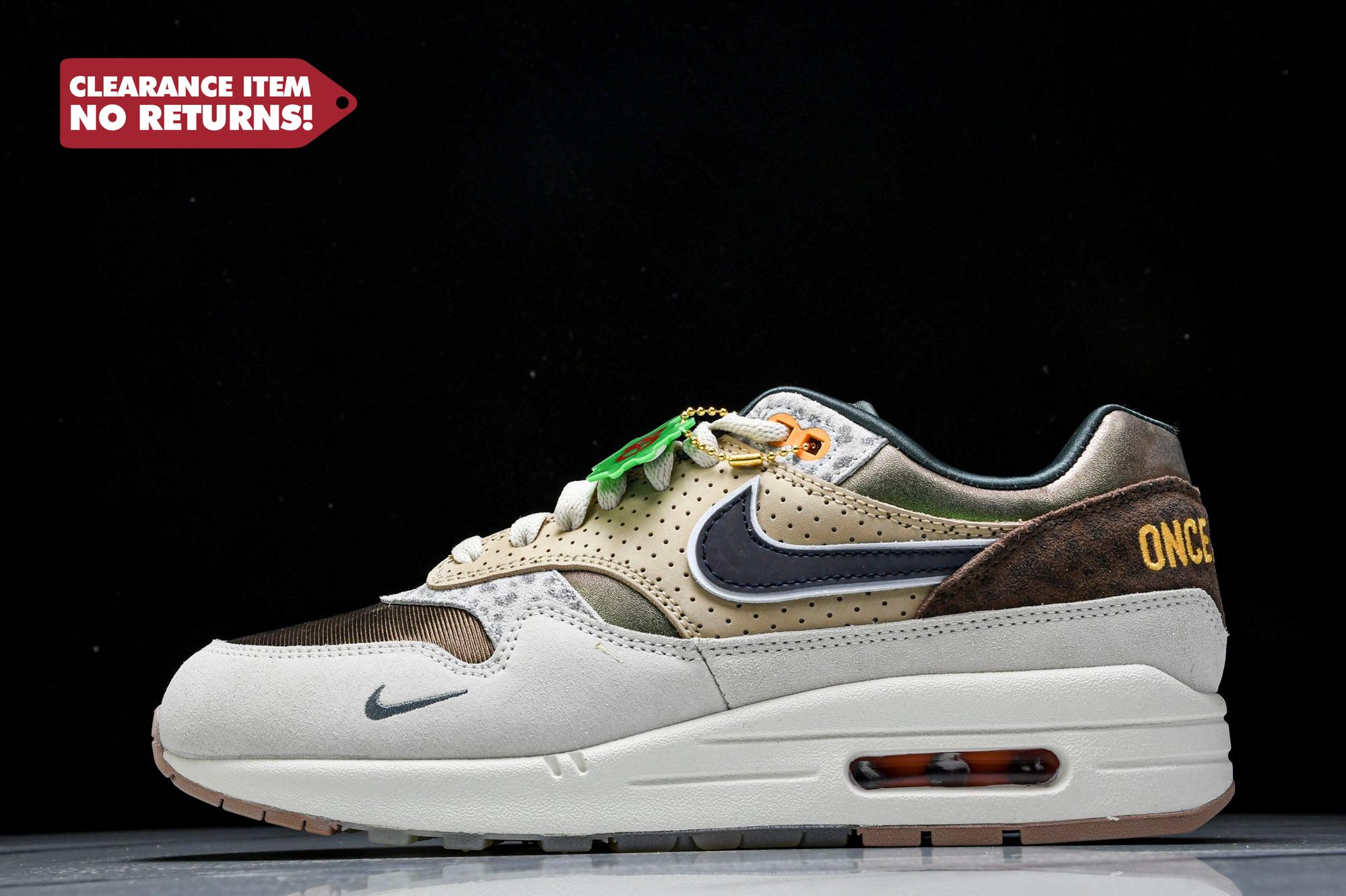 Division Street x AM1 '87 Premium University of Oregon PE - UK 9.5 / US 10.5 / EU 44.5