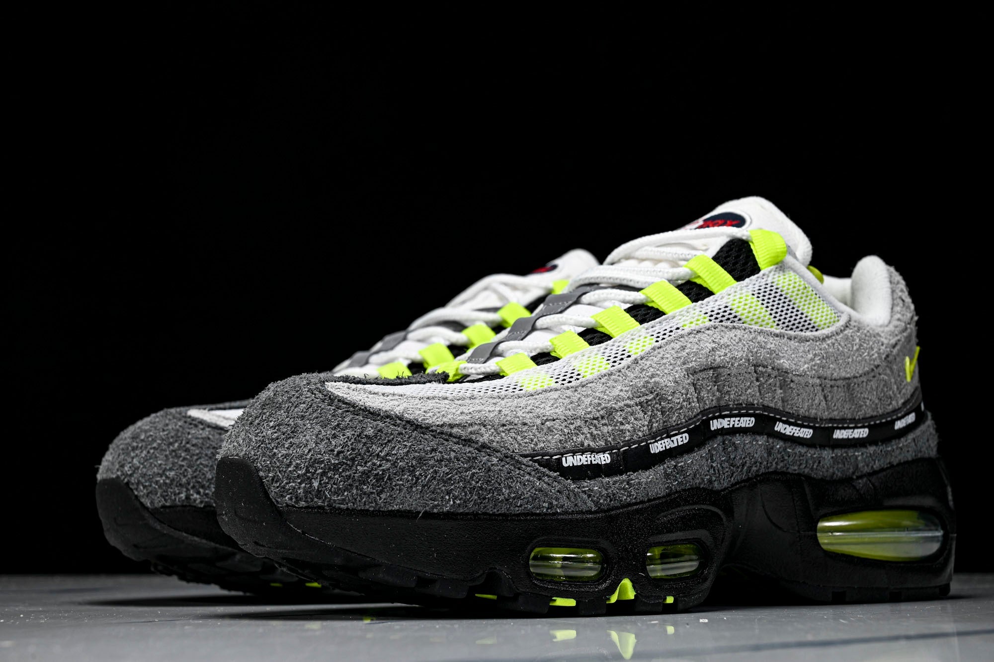 Undefeated x AM95 Geo Exclusive Pack 'NYC Neon'