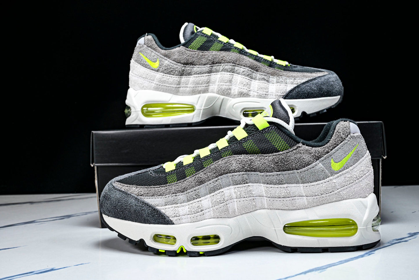 AM95 OG 'Reverse Gradient Neon'