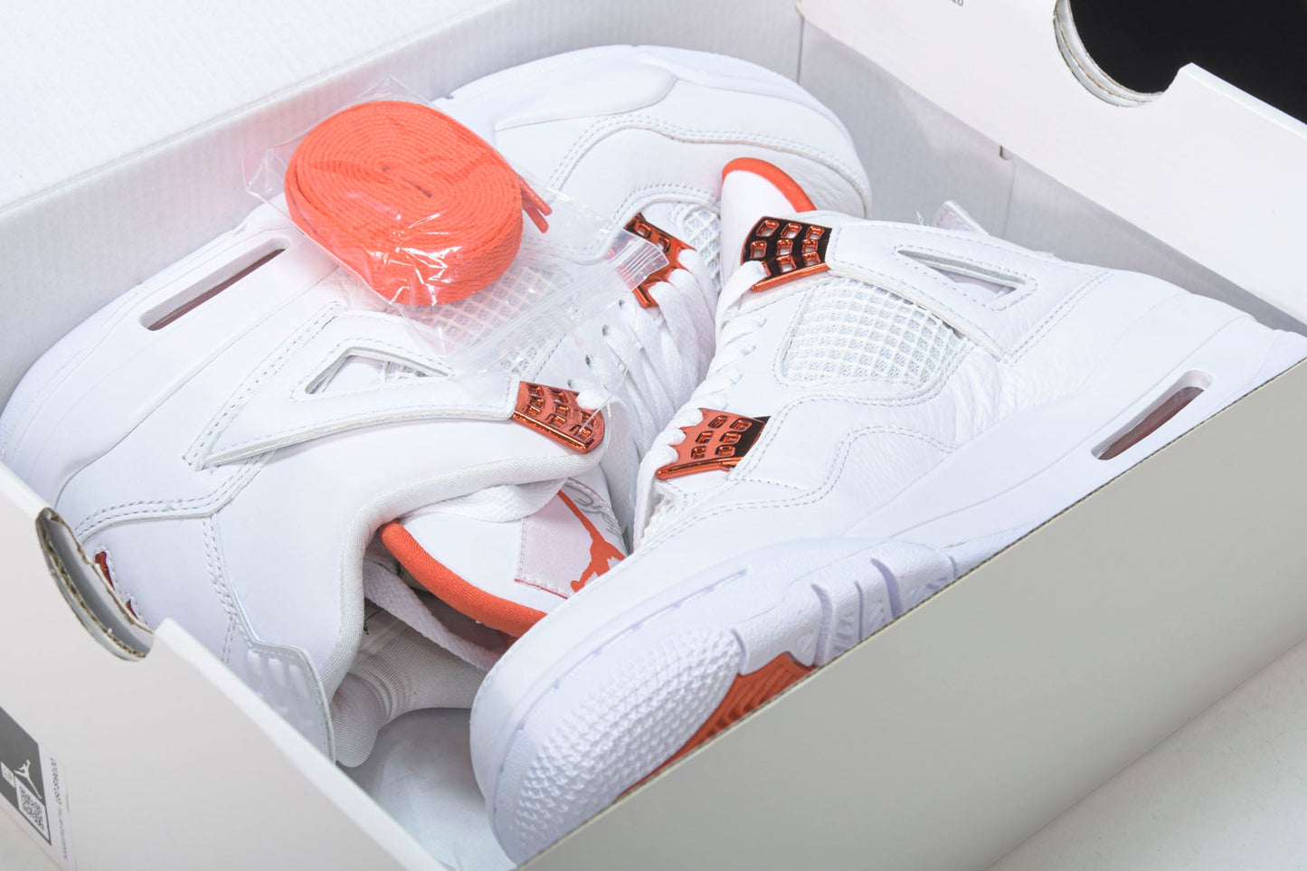 AJ4 Retro OG 'Orange Metallic' - UK 9.5 / US 10.5 / EU 44.5