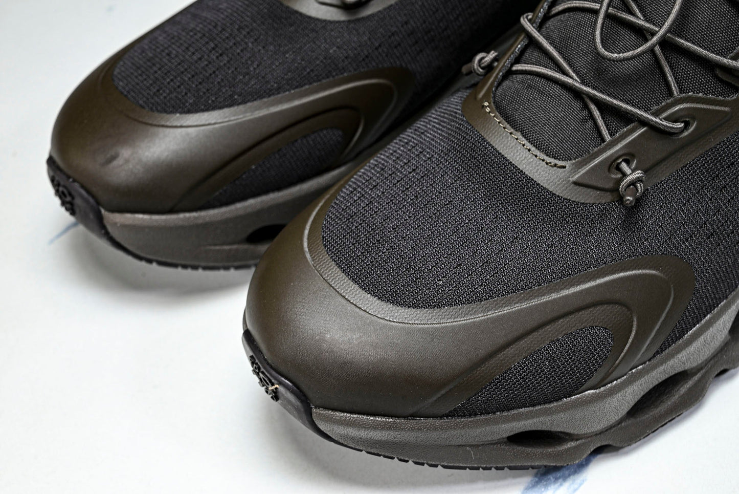 LOEWE × ON Cloudsolo 'Dark Brown Black'