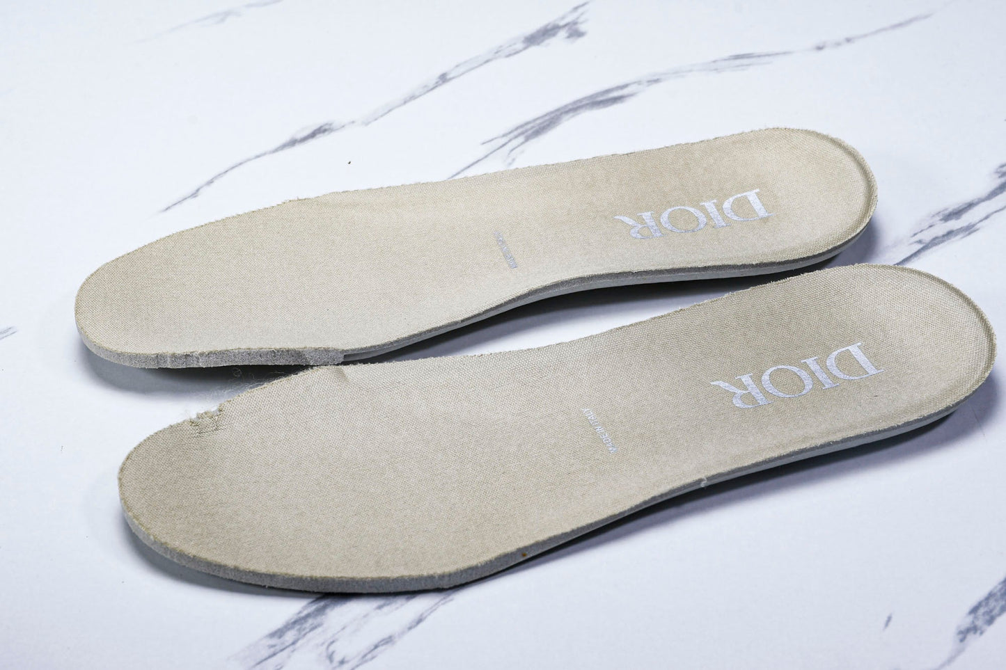 D1or B30 'Beige' - UK (W) 4 / US (W) 7 / EU 38