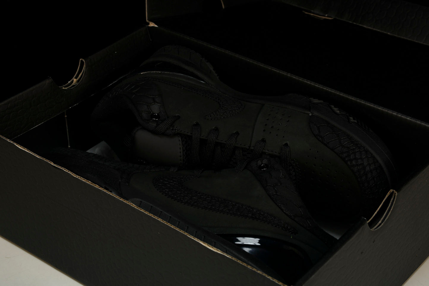 Kobe 4 Protro 'Gift of Mamba'