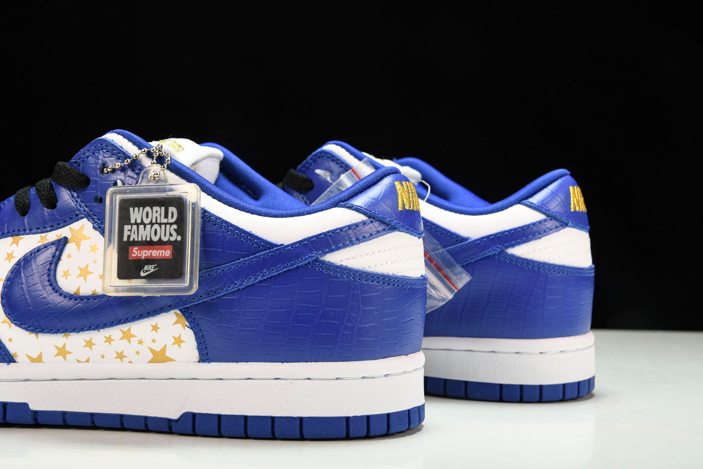 Supreme x SB Dnk Low Stars 'Hyper Royal'