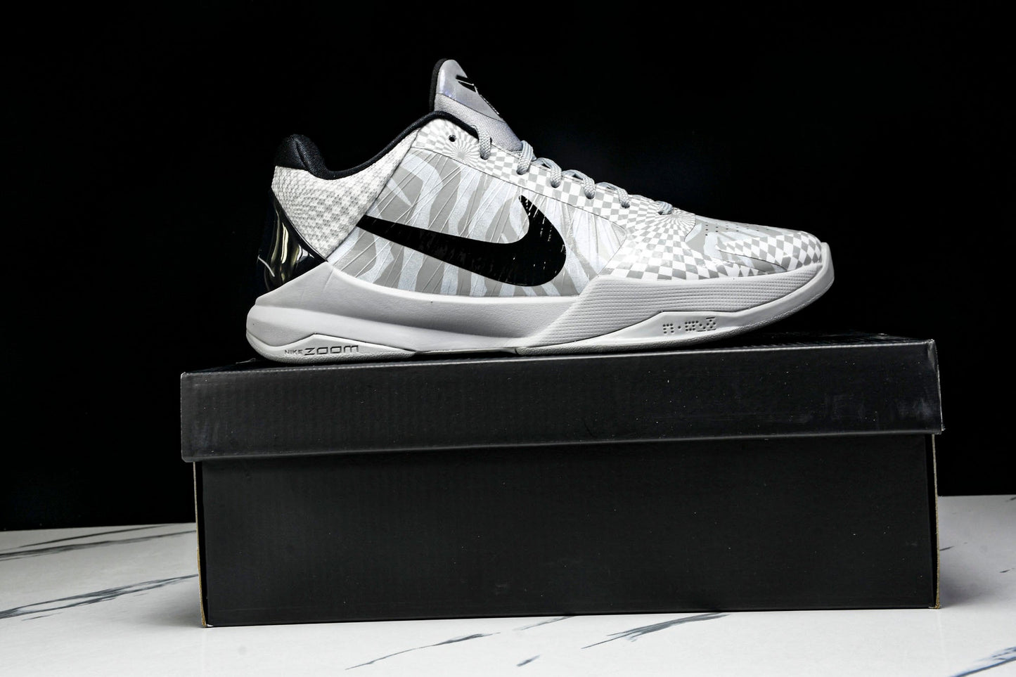 Kobe 5 Protro Demar Derozan PE 'Zebra'