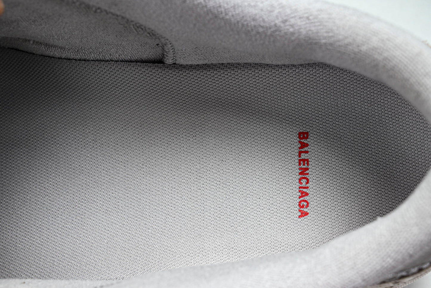 Вalenciaga Hamptons Worn-Out Sneaker 'Off-White Grey Red'