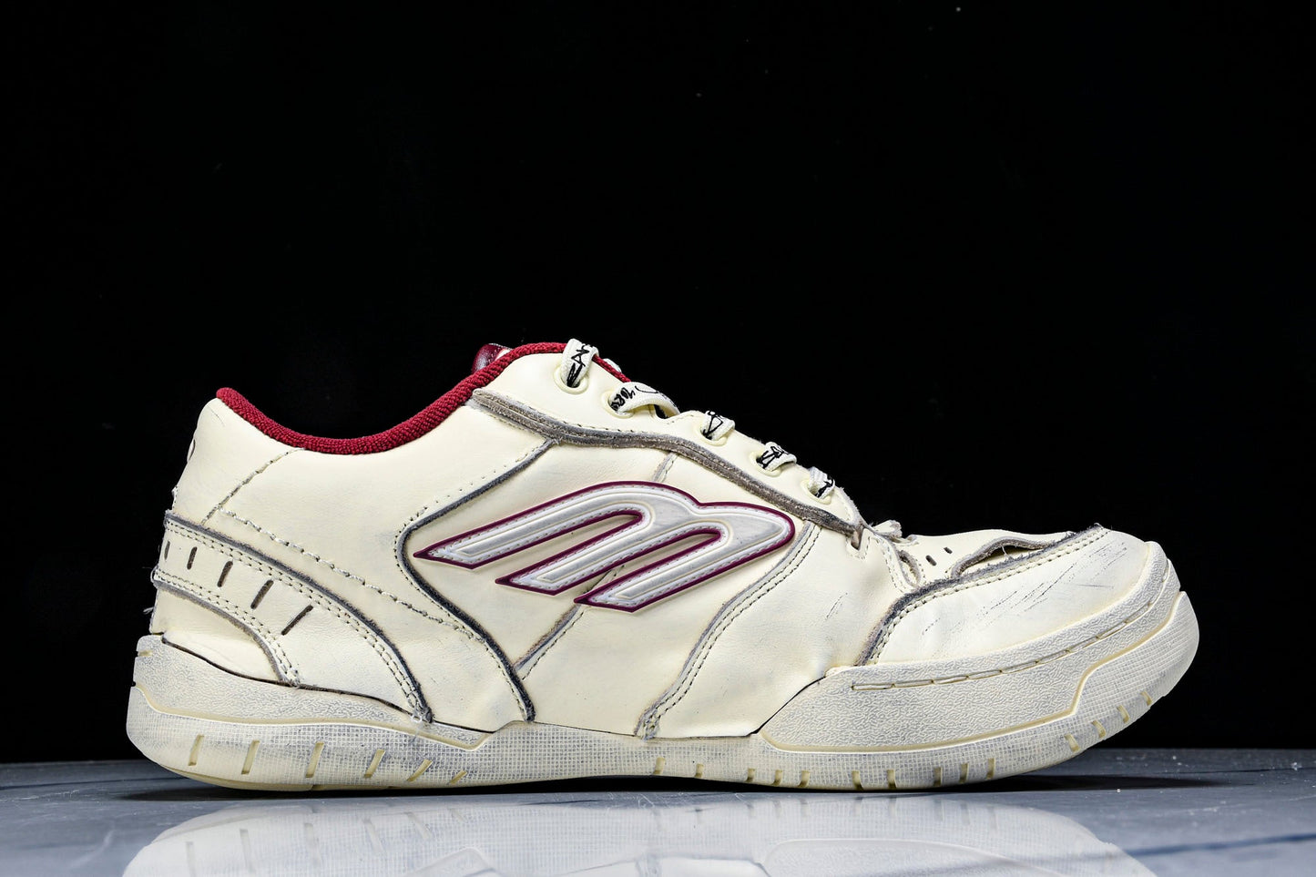 Вalenciaga Hamptons Worn-Out Sneaker 'Off-White Red'