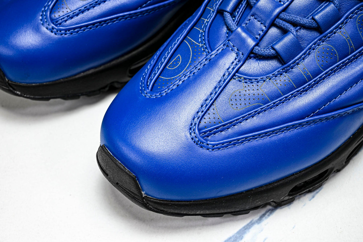 Supreme x AM95 Lux 'Hyper Cobalt'
