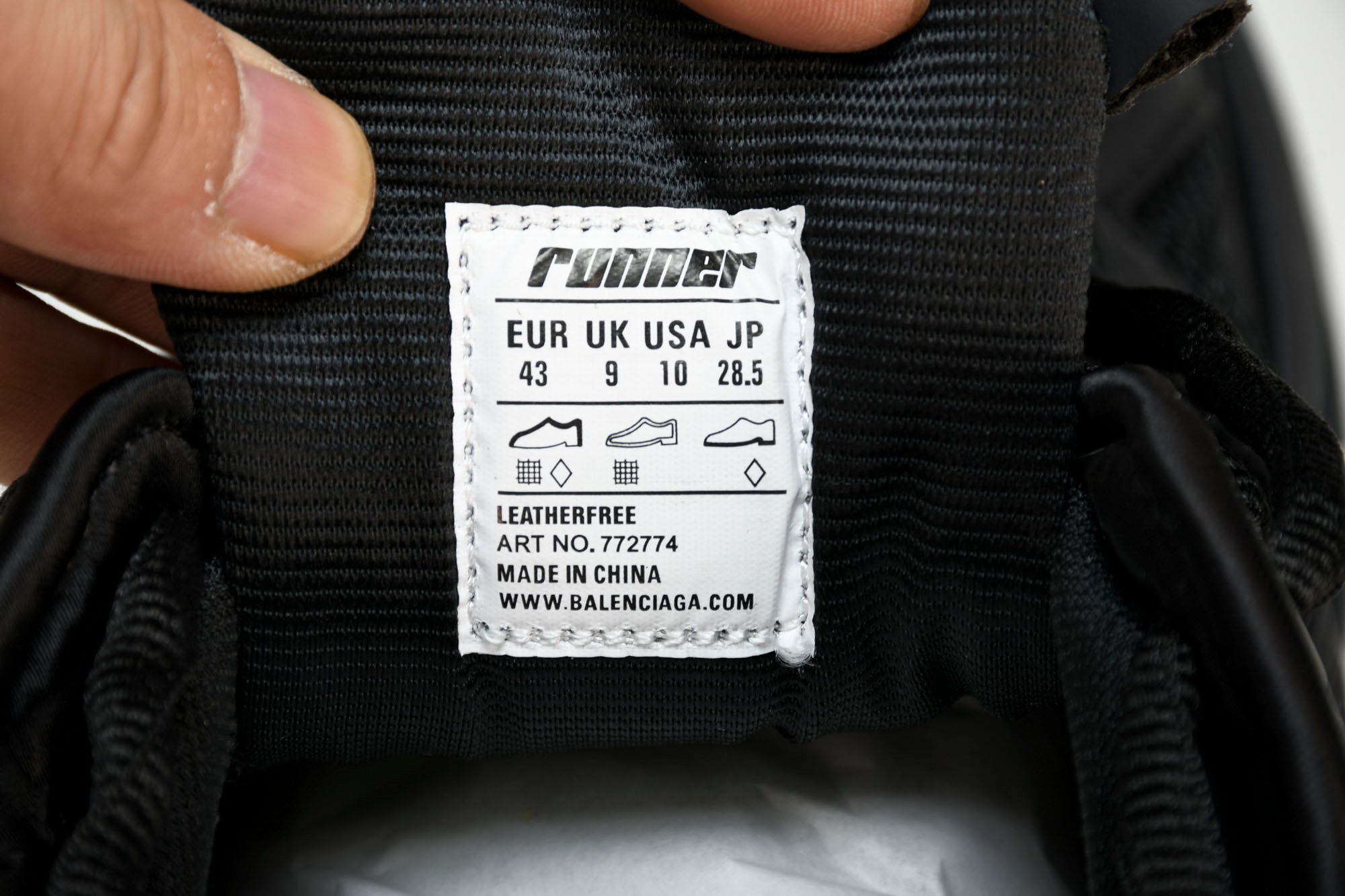 Runner 'Triple Black - Matte' - UK 10 / US 11 / EU 44