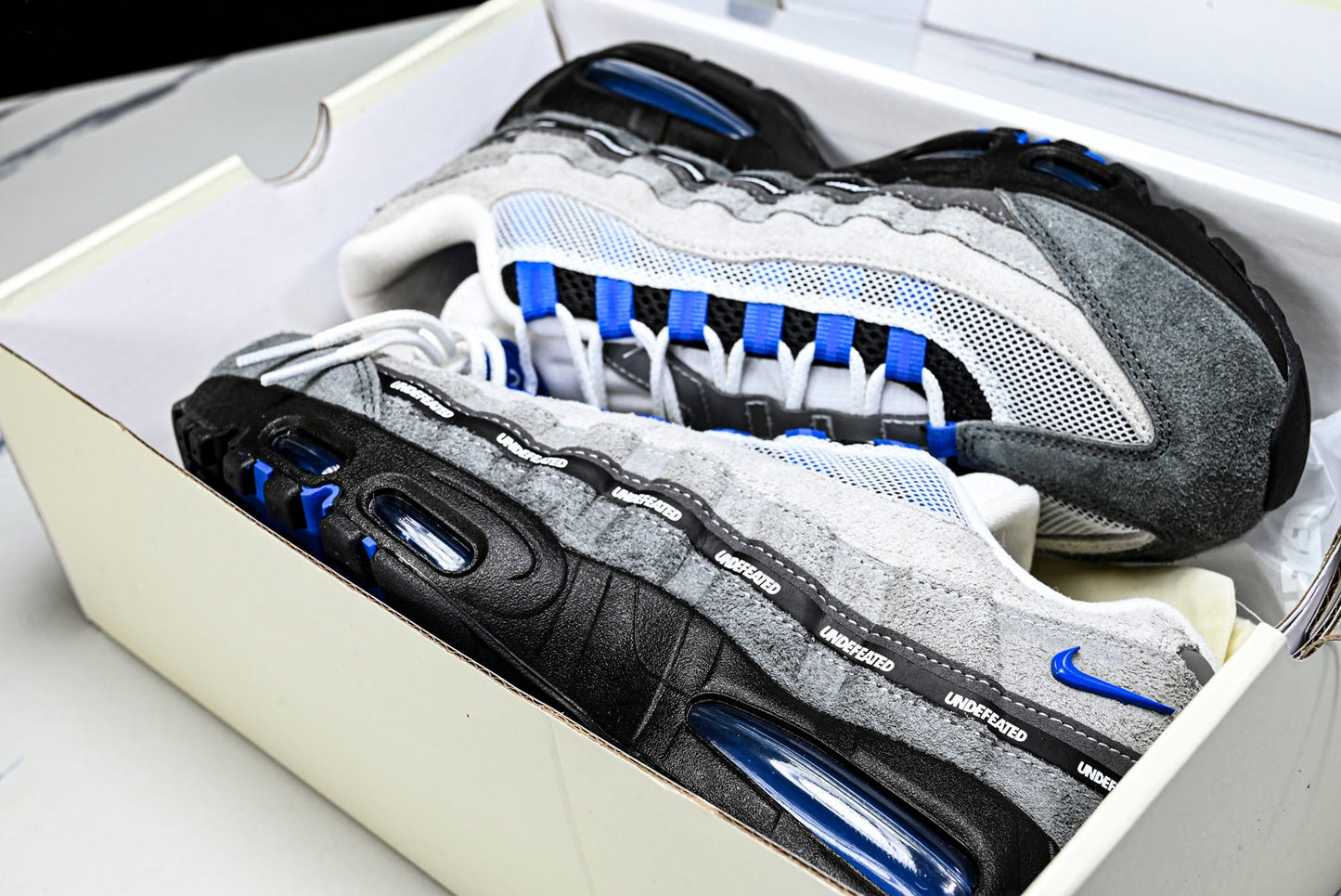 Undefeated x AM95 Geo Exclusive Pack 'Birmingham Hyper Cobalt'