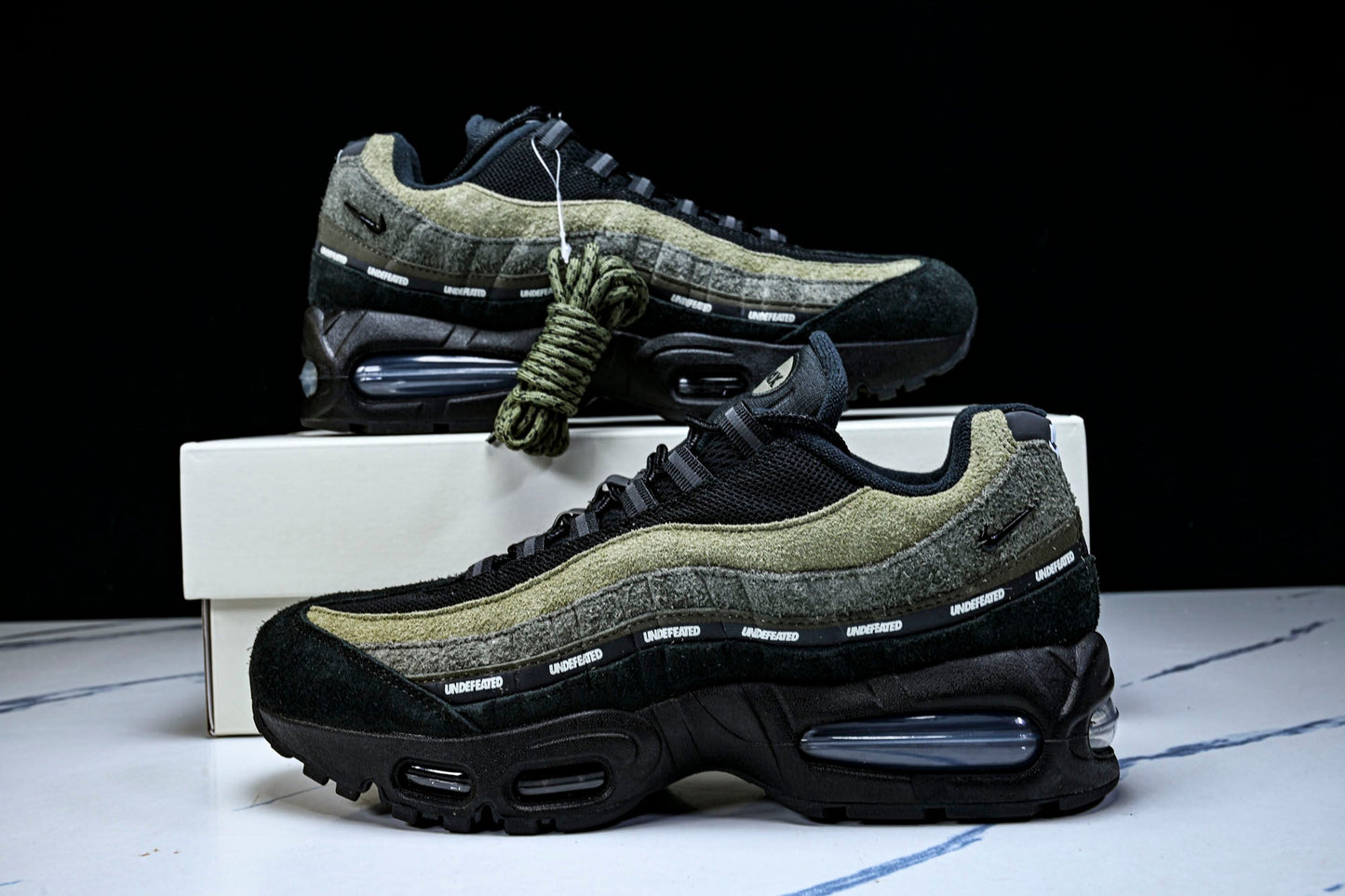 Undefeated x AM95 Geo Exclusive Pack 'LA Brea'