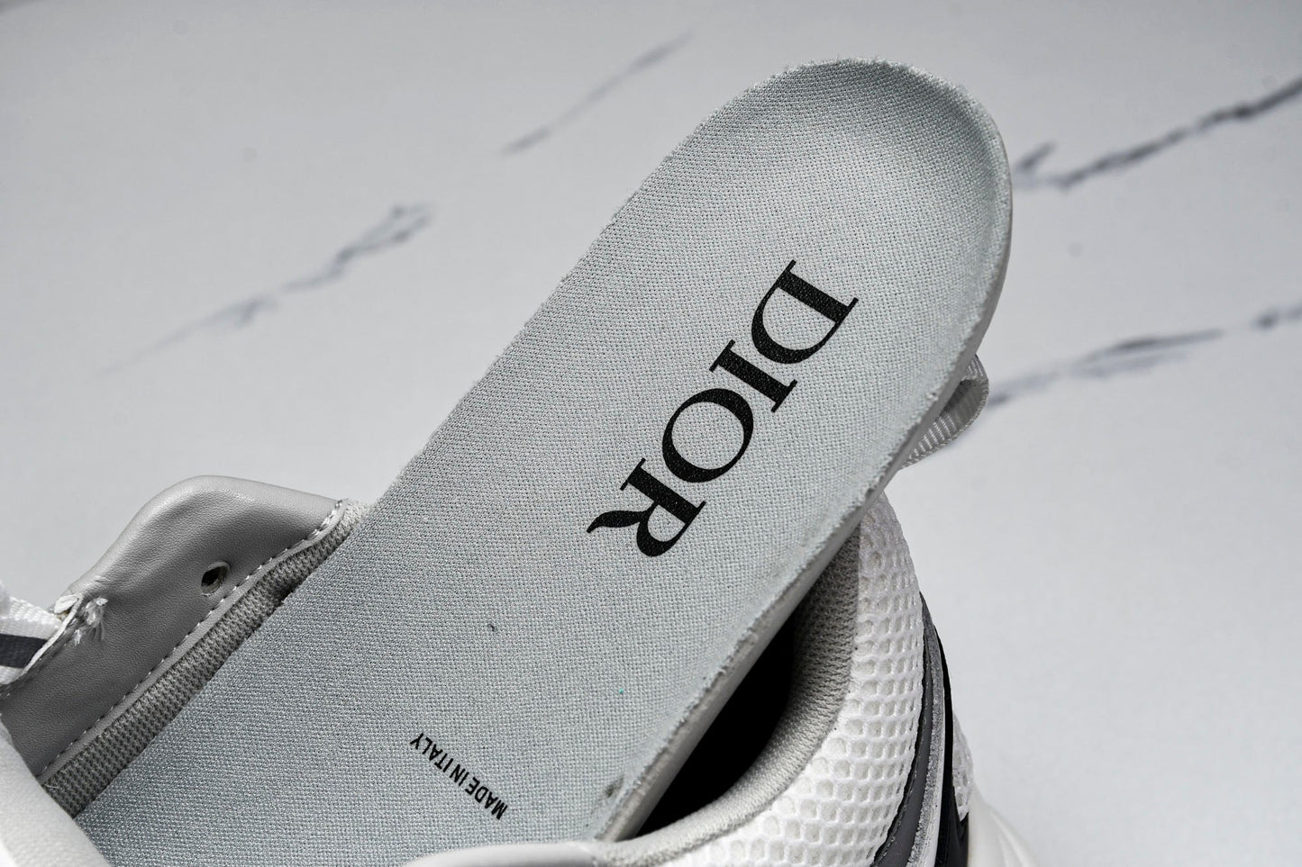 D1or B22 'White Black Gum' - UK 7 / US 8 / EU 41