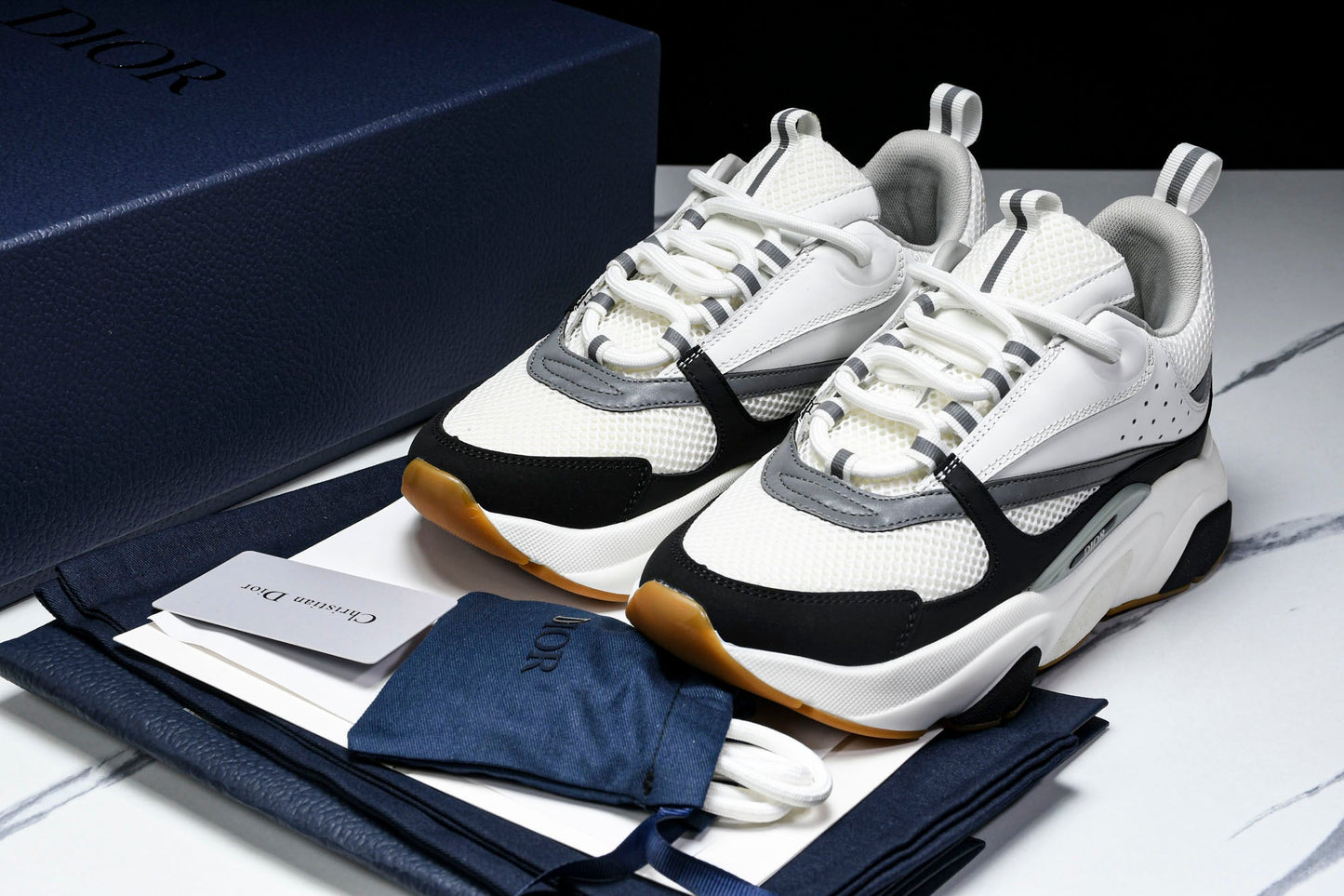D1or B22 'White Black Gum' - UK 7 / US 8 / EU 41