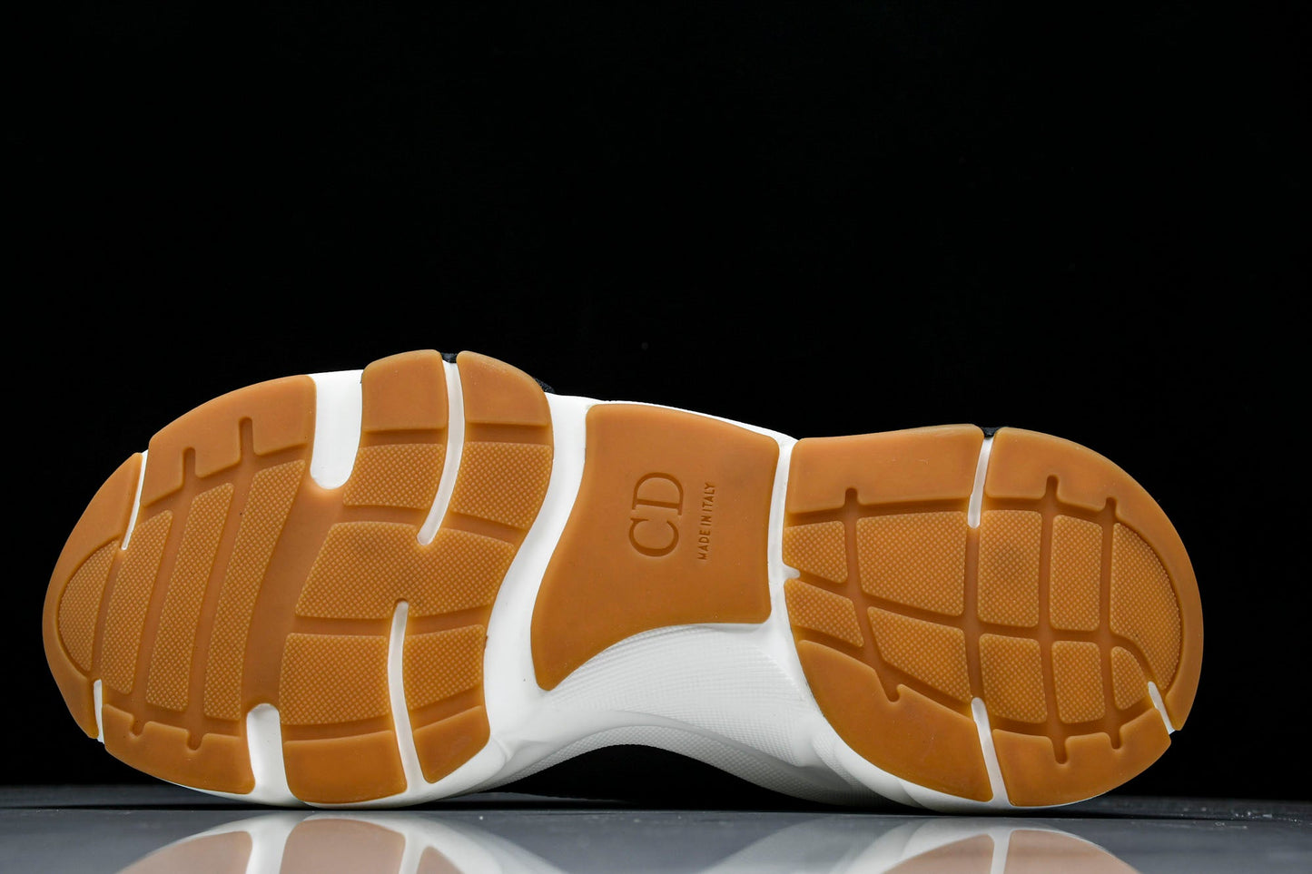 D1or B22 'White Black Gum' - UK 7 / US 8 / EU 41