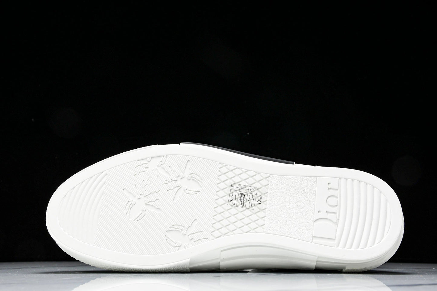 D1or B23 High ‘Oblique Black White’