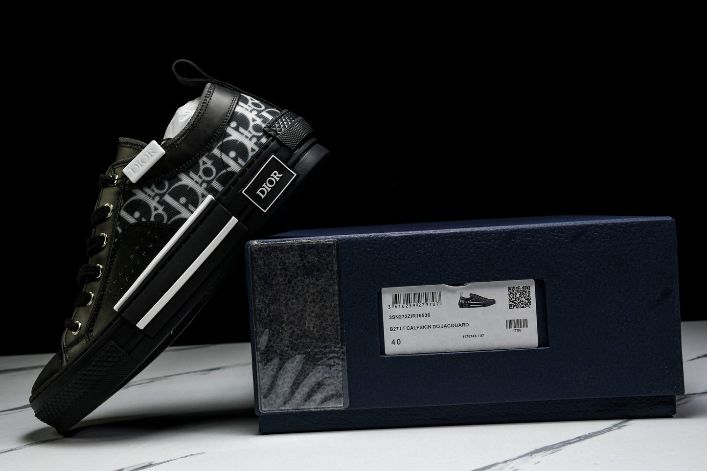 D1or B23 Low ‘Oblique Black’ - UK 9 / US 10 / EU 43