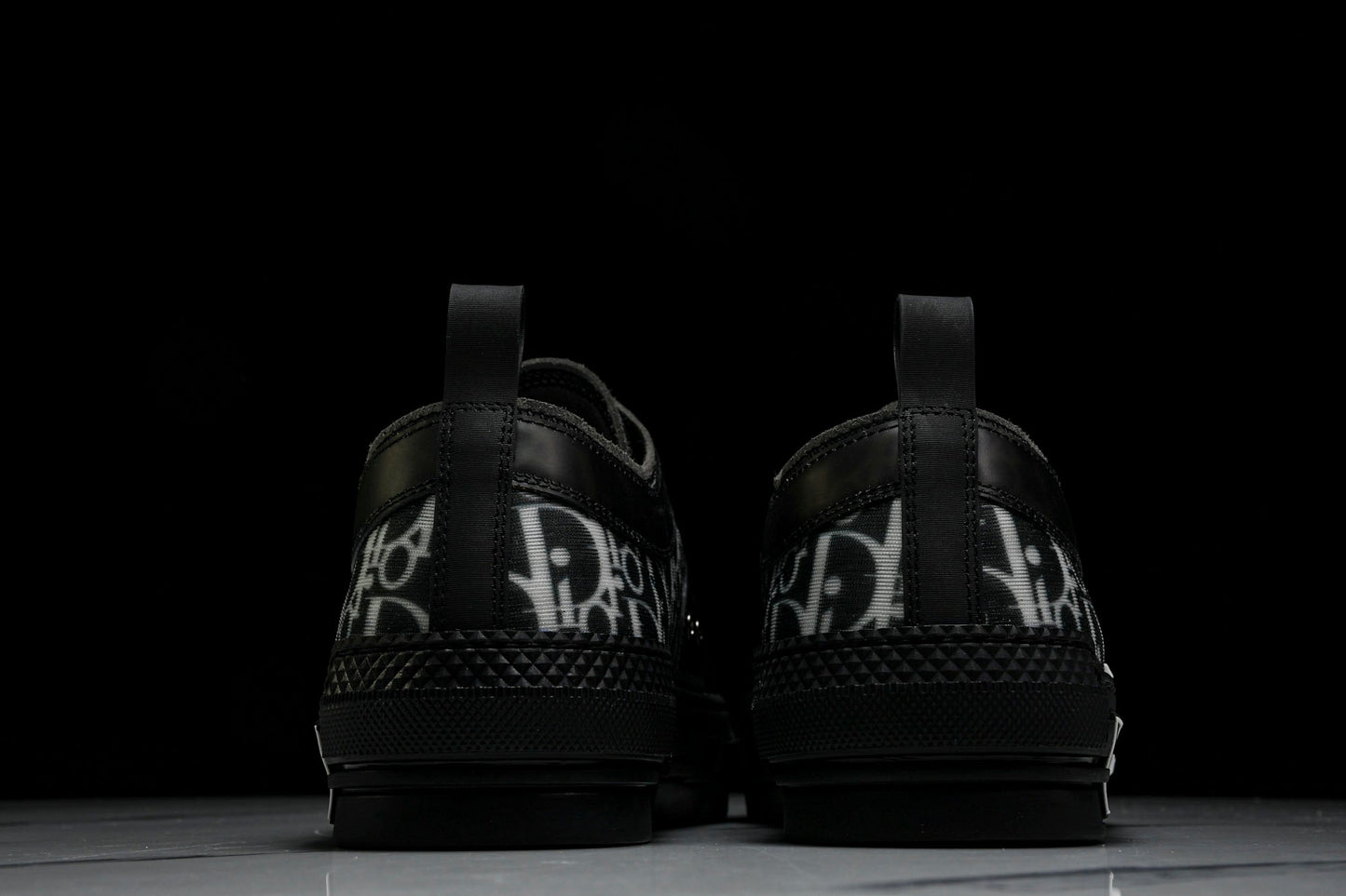 D1or B23 Low ‘Oblique Black’