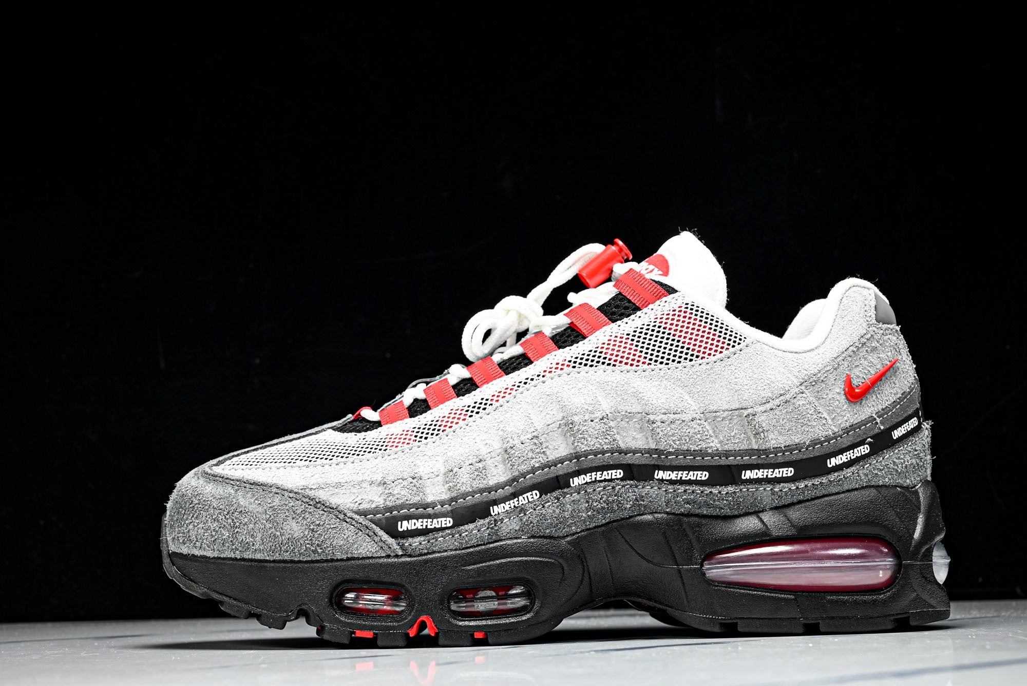 Undefeated x AM95 Geo Exclusive Pack 'Tokyo Bright Crimson'