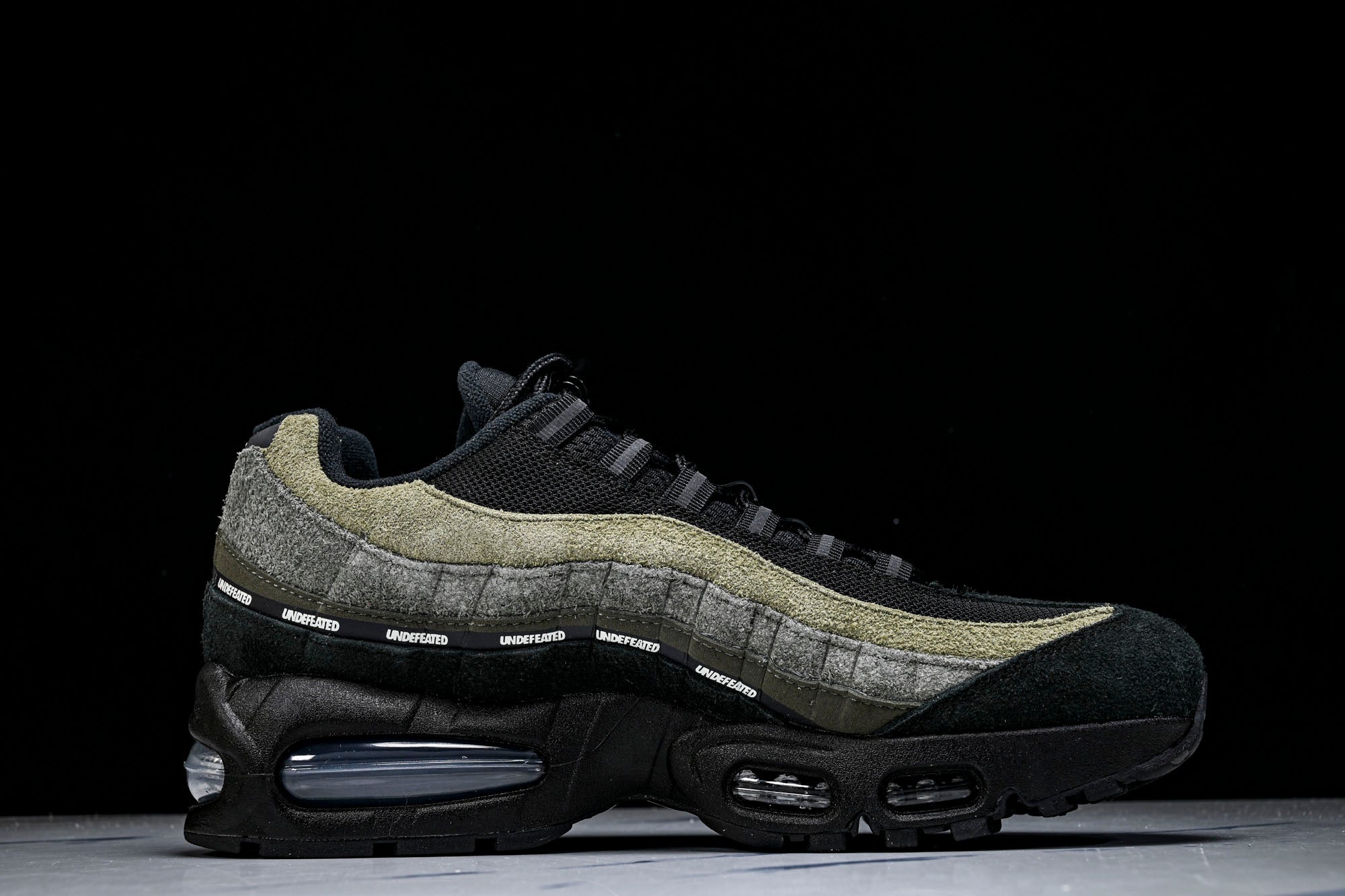Undefeated x AM95 Geo Exclusive Pack 'LA Brea'