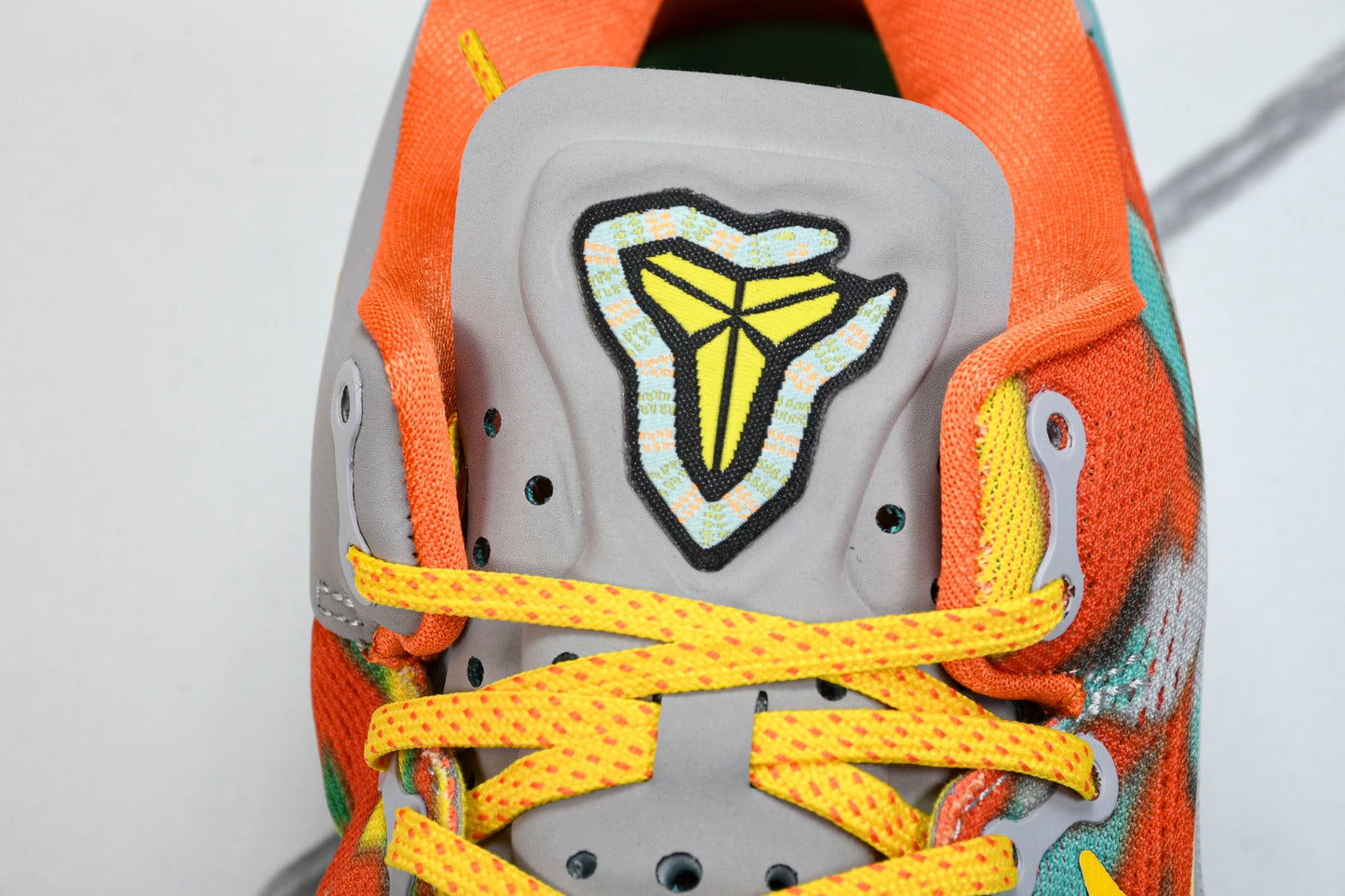 Kobe 8 Protro 'Venice Beach' - UK 8.5 / US 9.5 / EU 43