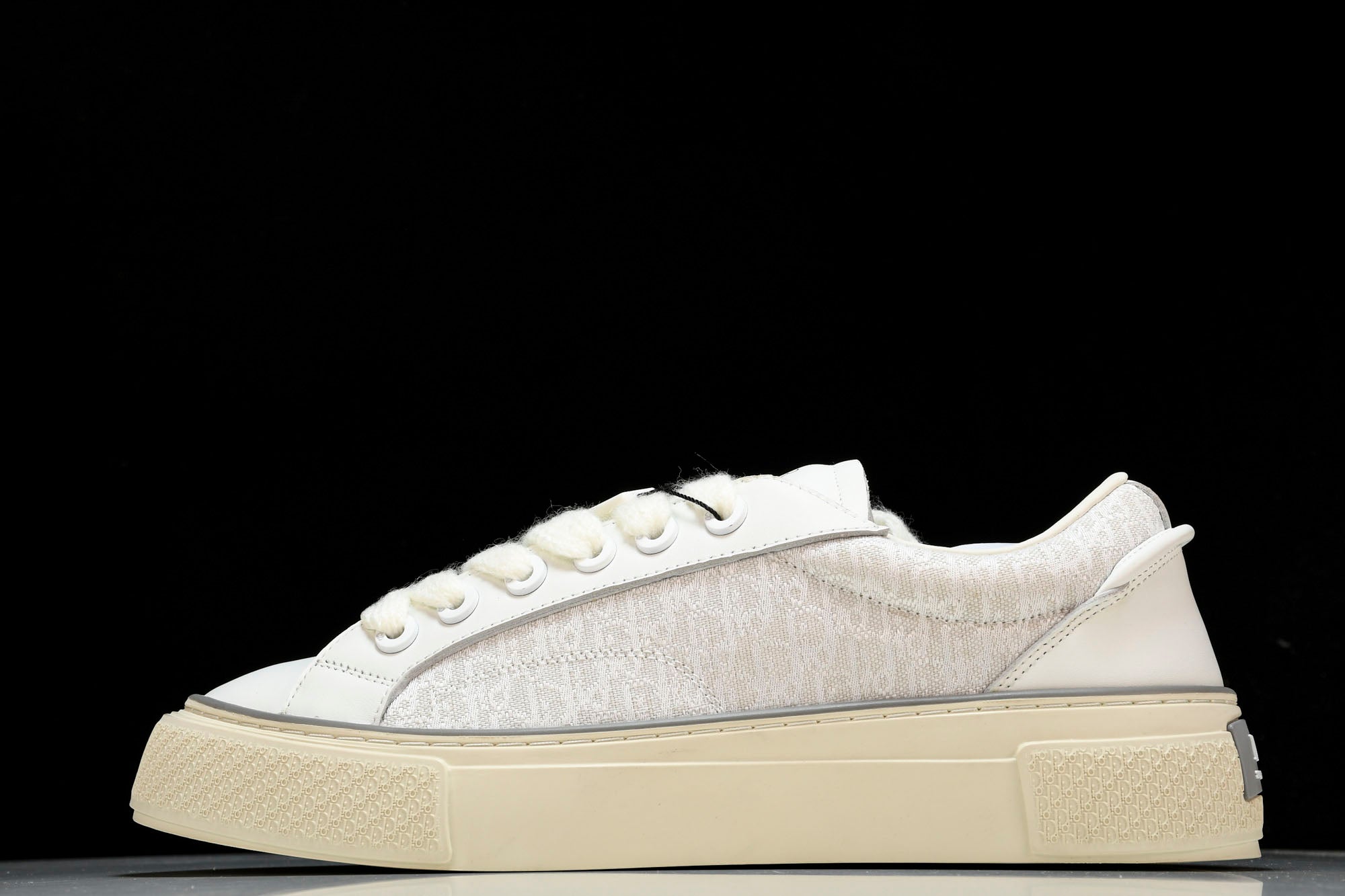 D1or B33 'White Oblique'