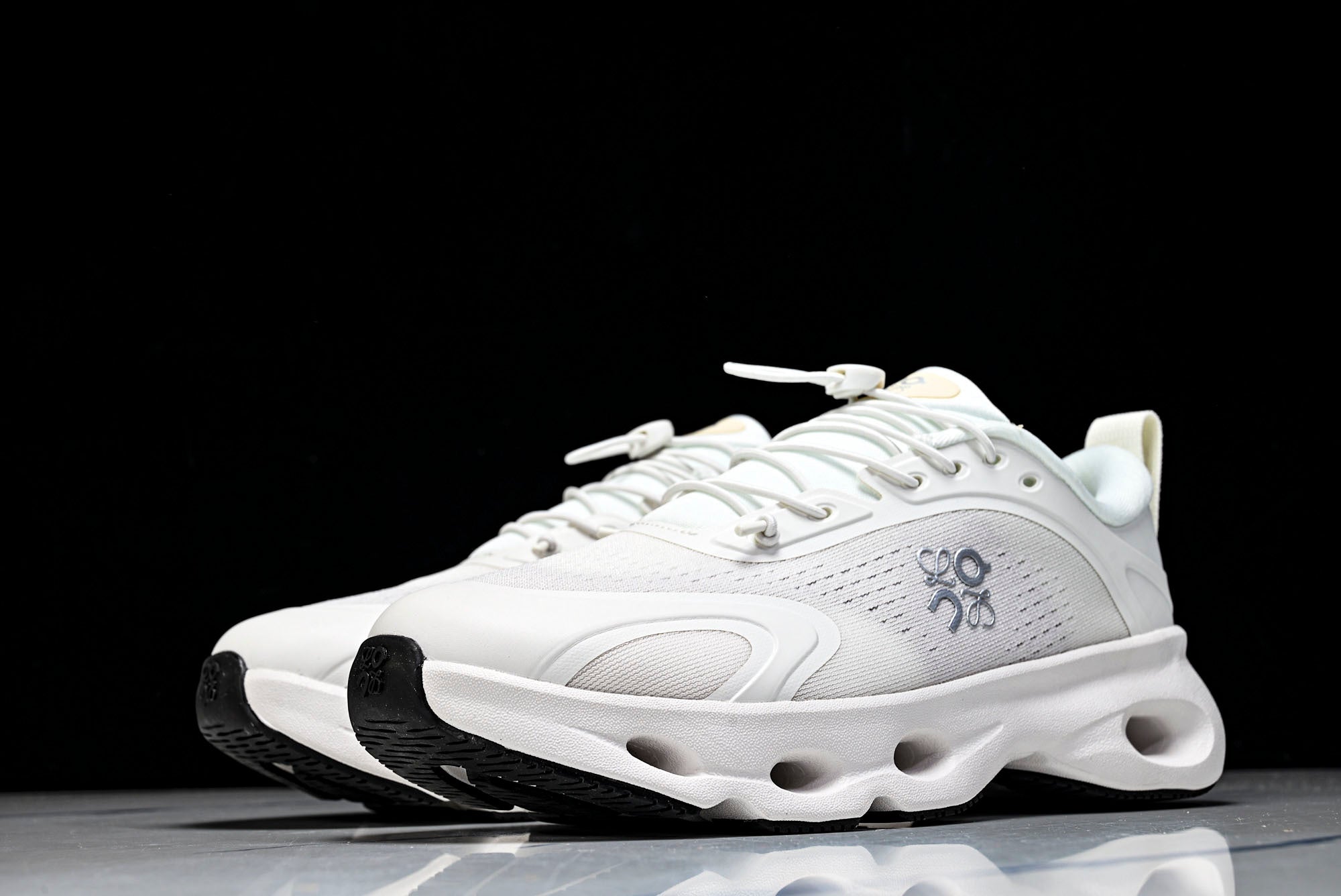 LOEWE × ON Cloudsolo 'White'