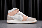 AJ1 Mid ‘Milan’ - UK 6.5 / US 7.5 / EU 40.5