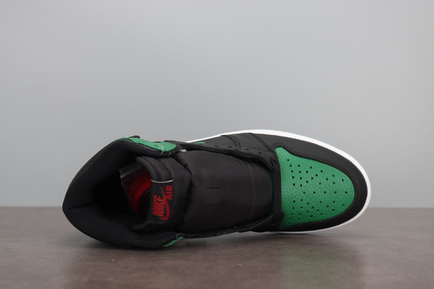 AJ1 Retro High Pine Green 2.0 - UK 11 / US 12 / EU 46