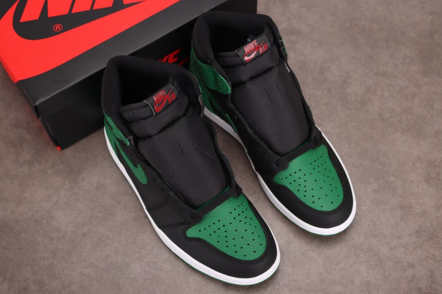 AJ1 Retro High Pine Green 2.0 - UK 11 / US 12 / EU 46