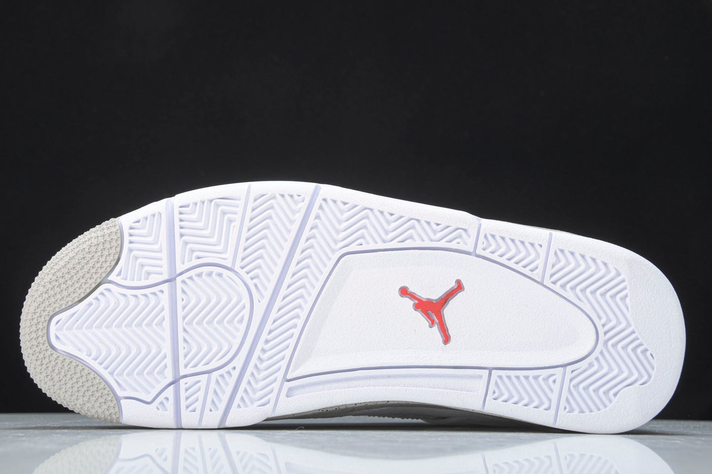 AJ4 Retro 'Oreo' - UK W 3.5 (M 4) / US W 6 (M 4.5) / EU 36.5