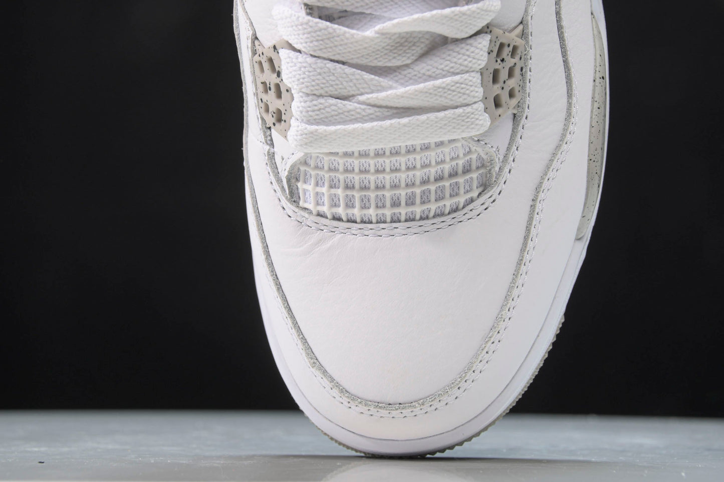 AJ4 Retro 'Oreo' - UK W 3.5 (M 4) / US W 6 (M 4.5) / EU 36.5