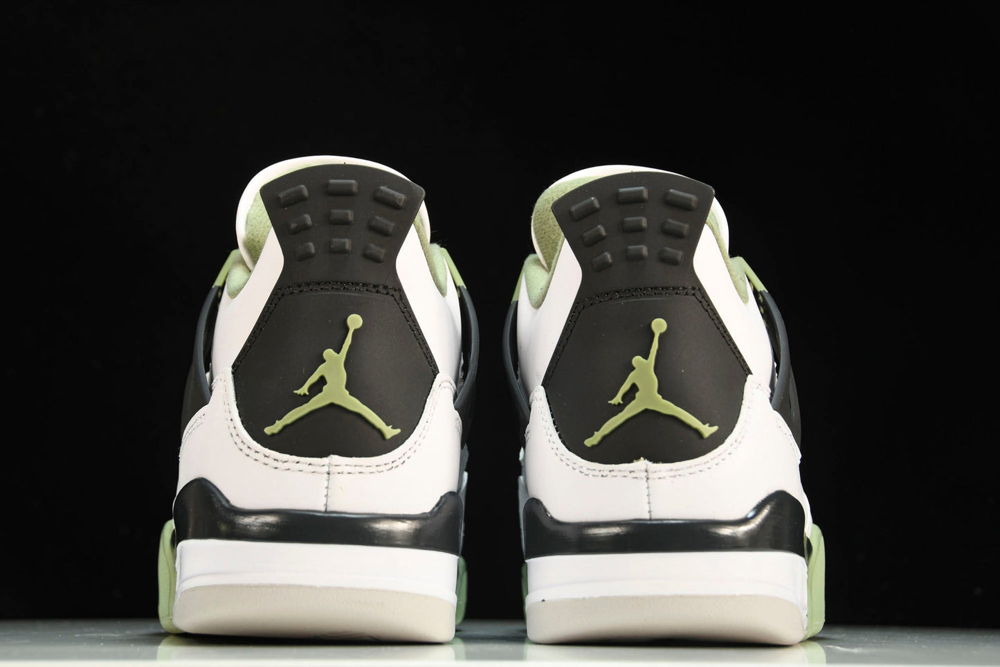 AJ4 Retro 'Seafoam' - UK W 3 (M 3.5) / US W 5.5 (M 4) / EU 36
