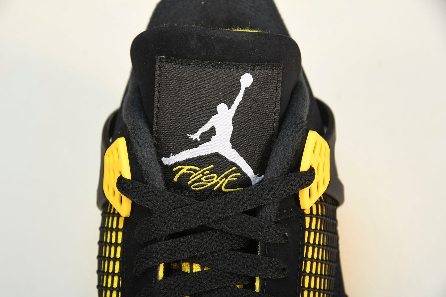 AJ4 Retro 'Thunder' 2023 - UK W 4.5 (M 5) / US W 7 (M 5.5) / EU 38