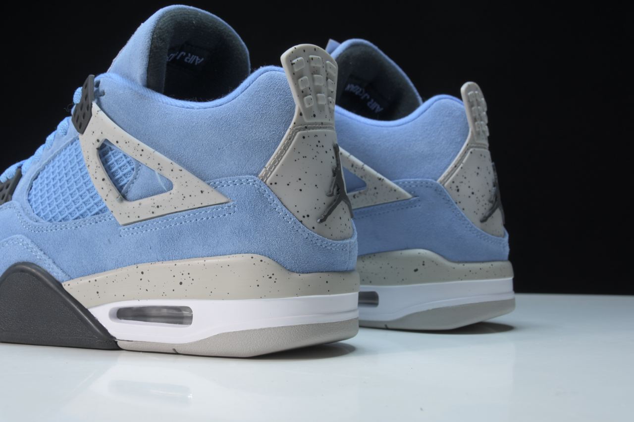AJ4 Retro 'University Blue' - UK W 3 (M 3.5) / US W 5.5 (M 4) / EU 36