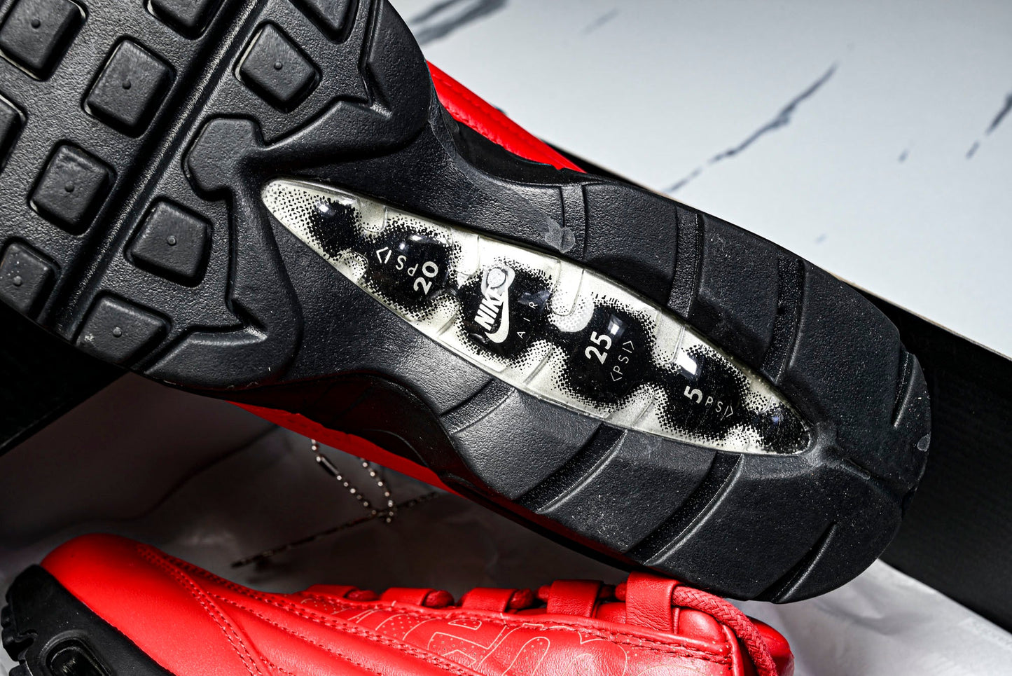 Supreme x AM95 Lux 'Gym Red'