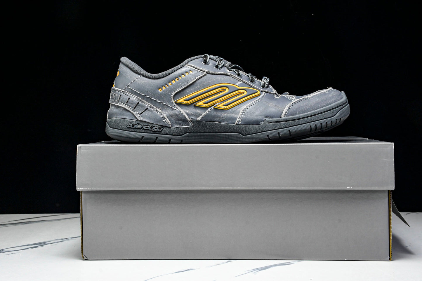 Вalenciaga Hamptons Worn-Out Sneaker 'Grey Yellow'
