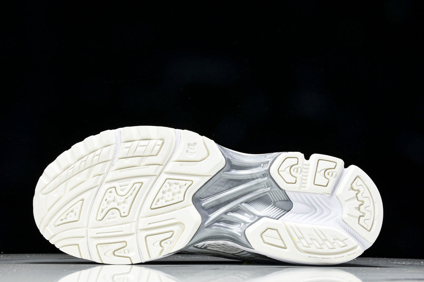 ASIСS Gel-Kayano 14 x JJJJound 'Silver White'