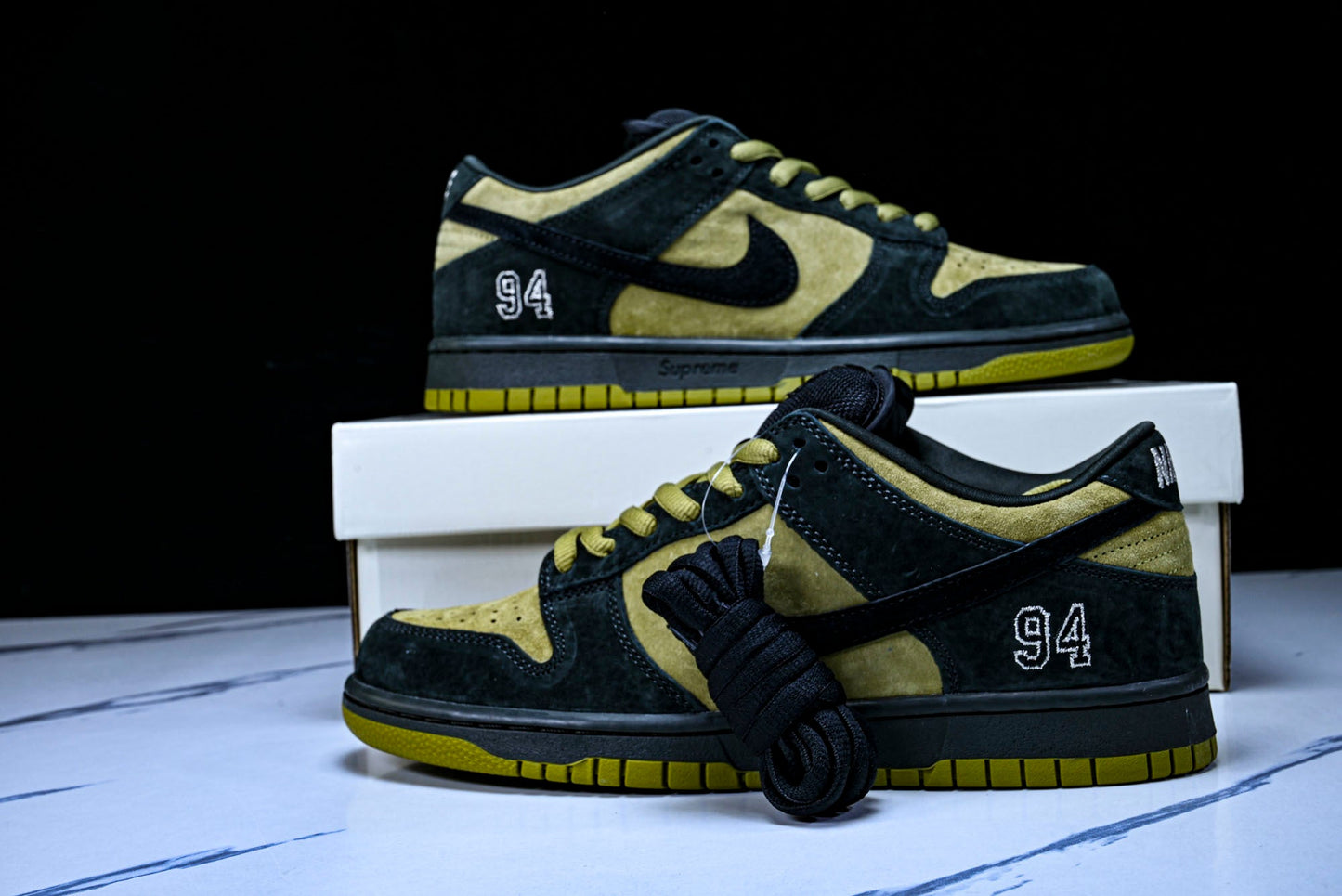 SB Dnk Low x Supreme 94 Camper Green