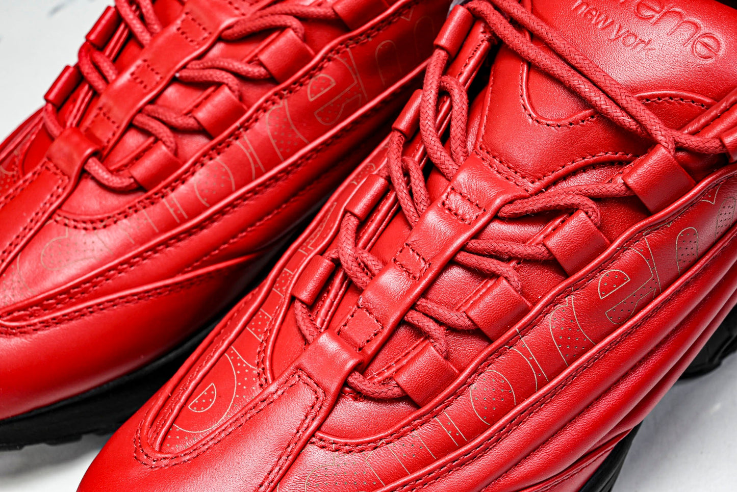 Supreme x AM95 Lux 'Gym Red'