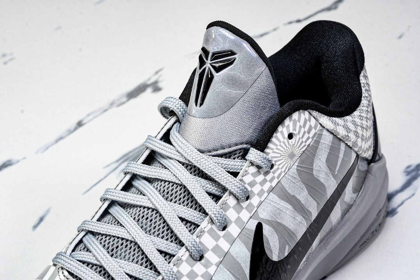 Kobe 5 Protro Demar Derozan PE 'Zebra'