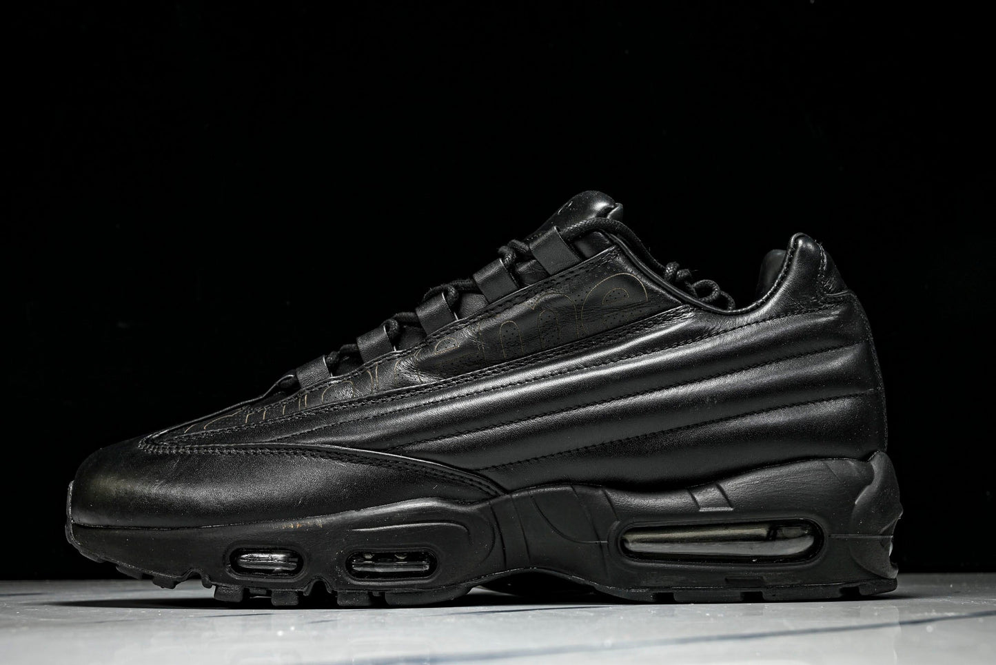 Supreme x AM95 Lux 'Black'