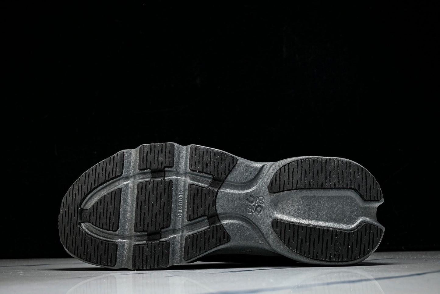 LOEWE × ON Cloudsolo 'Black'