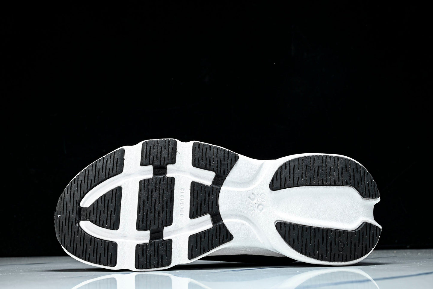 LOEWE × ON Cloudsolo 'Black White'